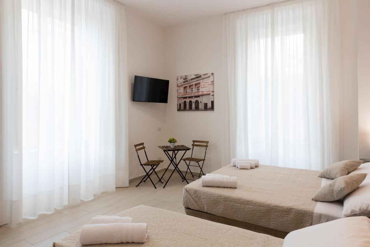 The Heart Guest House Napels Buitenkant foto